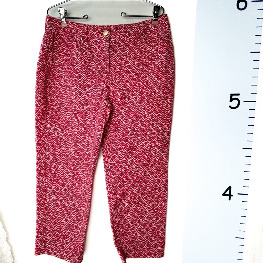 Chico's Red Paisley Crop Pants 0.5 or 6 Small